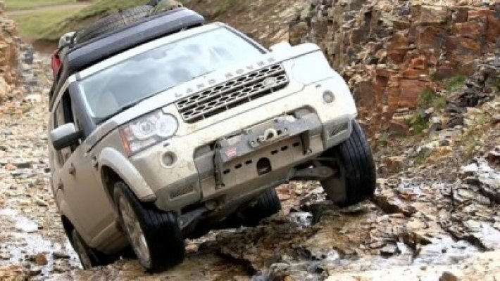 Land Rover traversează Statele Unite ale Americii pe drumuri neasfaltate